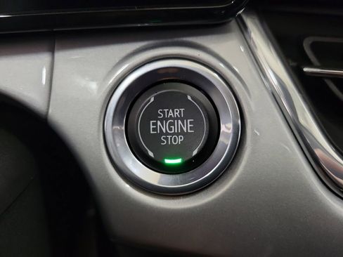 Used 2025 Chevrolet Trax LT image 31