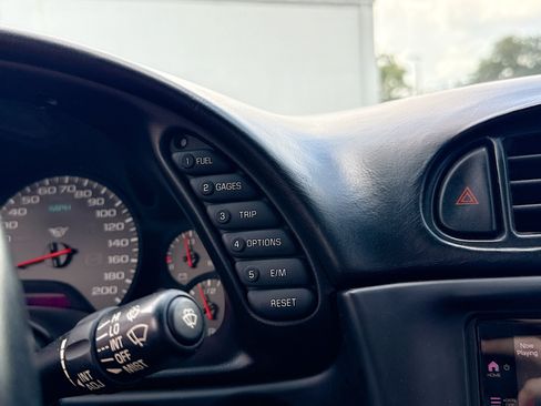 Used 1997 Chevrolet Corvette Coupe RWD image 28