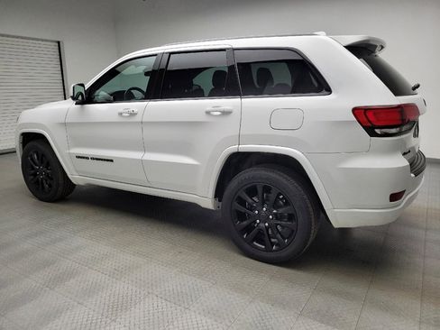 Used 2021 Jeep Grand Cherokee Laredo X AWD/4WD image 3