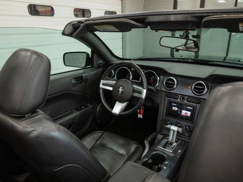 Used 2005 Ford Mustang GT RWD image 19