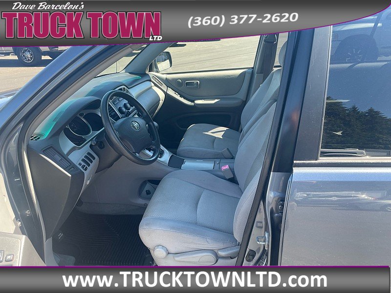 Used 2005 Toyota Highlander 2WD V6 w/ Appearance Pkg image 9