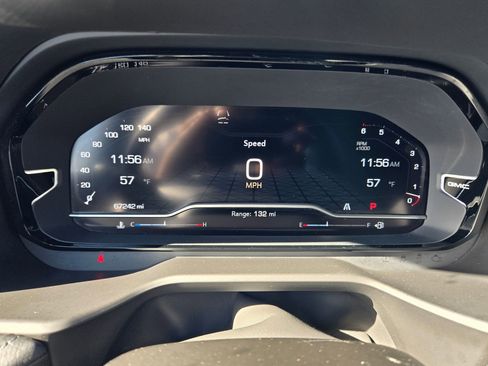 Used 2023 GMC Yukon Denali image 28