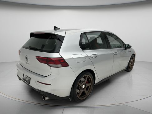 Used 2022 Volkswagen GTI SE FWD image 5