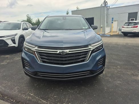 Used 2024 Chevrolet Equinox LS w/ LS Convenience Package AWD/4WD image 2