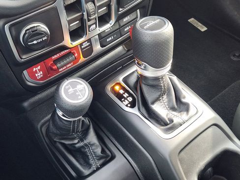 New 2026 Jeep Gladiator Mojave image 17