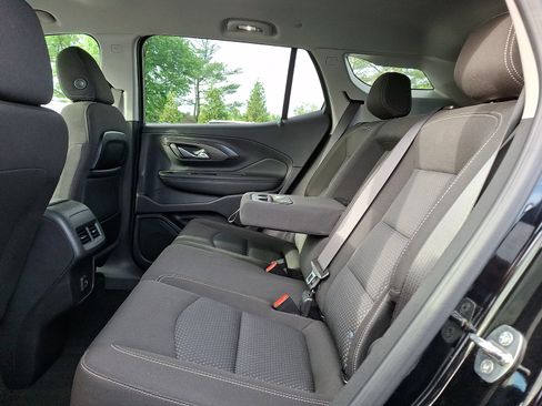 Used 2023 GMC Terrain SLE w/ Driver Convenience Package AWD/4WD image 11