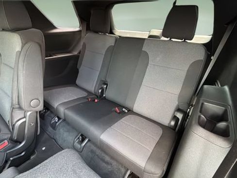 Used 2022 Chevrolet Traverse LT FWD image 33