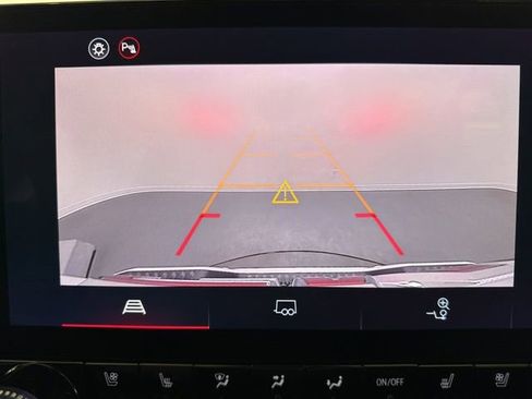 Used 2025 GMC Canyon AT4 w/ Nightfall Edition image 28