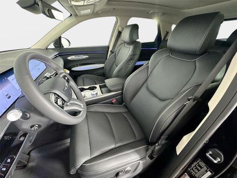 New 2026 Genesis GV70 2.5T Advanced AWD/4WD image 11