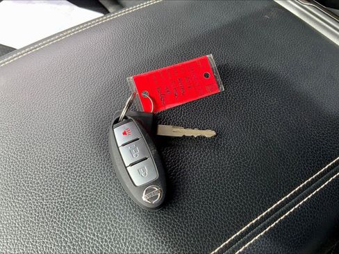 Used 2018 Nissan Titan PRO-4X w/ Pro-4x Utility Package image 14