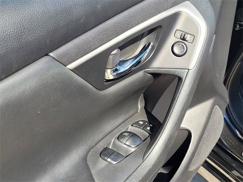 Used 2017 Nissan Altima 2.5 SV image 22