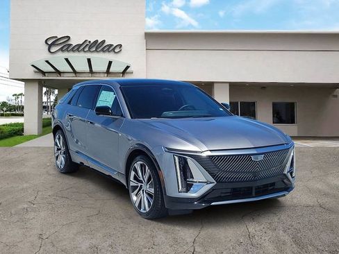 New 2025 Cadillac Lyriq Luxury RWD image 7