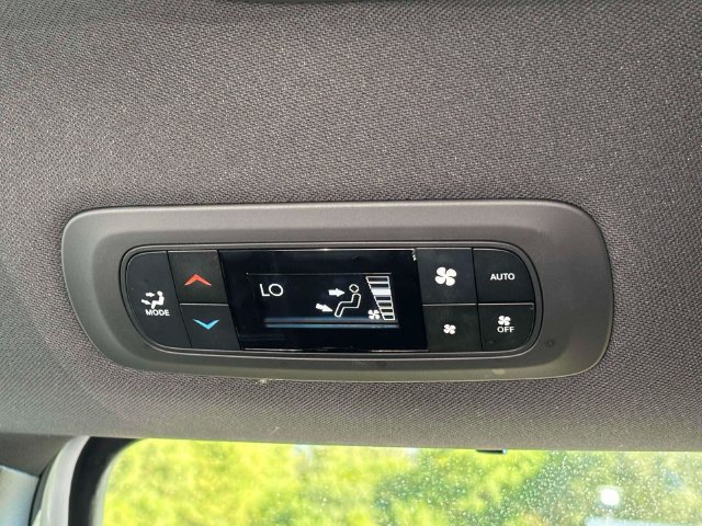 Used 2023 Chrysler Pacifica Touring-L w/ S Appearance Package FWD image 30