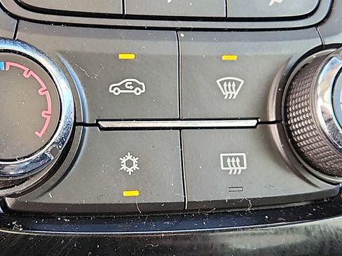 Used 2019 Buick Encore Sport Touring image 24