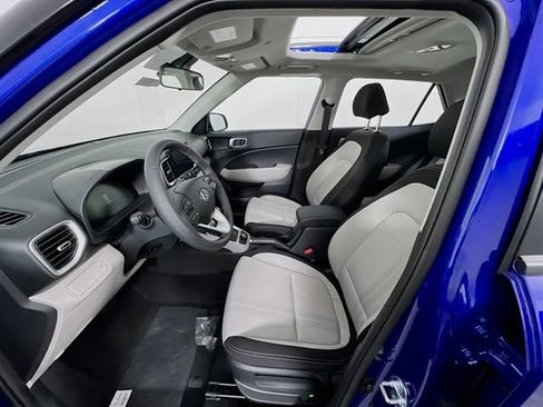 New 2026 Hyundai Venue SEL image 18