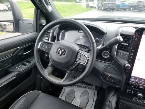 Used 2025 RAM 2500 Limited AWD/4WD image 18
