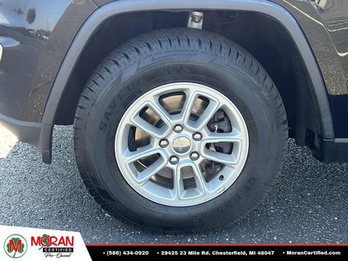 Used 2019 Jeep Grand Cherokee Laredo AWD/4WD image 10