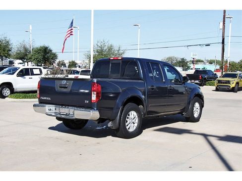 Used 2021 Nissan Frontier SV image 6