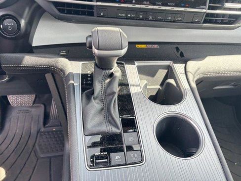 Used 2026 Toyota Sienna XLE image 10