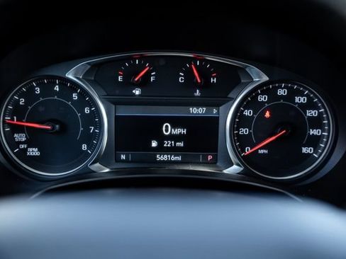 Used 2024 GMC Terrain SLT AWD/4WD image 18