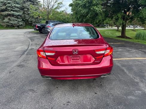 Used 2018 Honda Accord Touring image 4