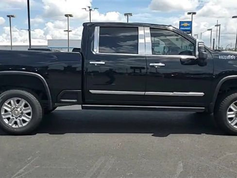 Used 2024 Chevrolet Silverado 2500 High Country w/ High Country Premium Package image 8
