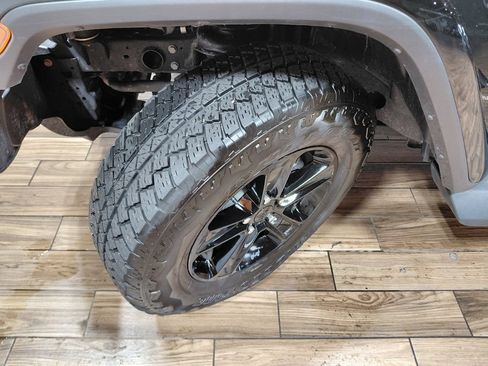 Used 2023 Jeep Wrangler Unlimited Sahara AWD/4WD image 24