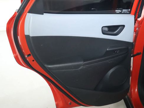 Used 2019 Hyundai Kona SEL image 13