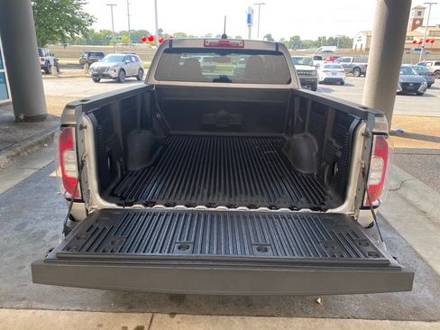 Used 2017 GMC Canyon W/T w/ Convenience Package RWD image 9