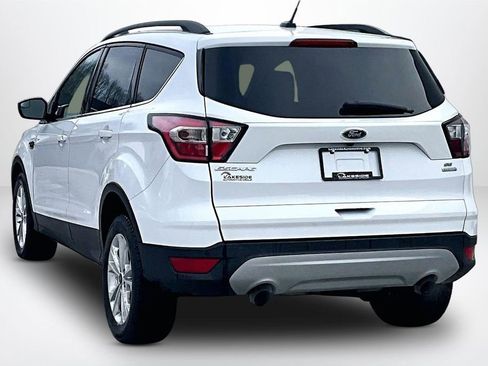Used 2017 Ford Escape SE w/ Equipment Group 201A image 4