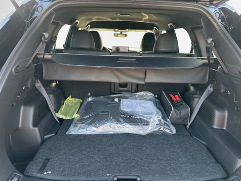 New 2026 Mitsubishi Outlander LE AWD/4WD image 25