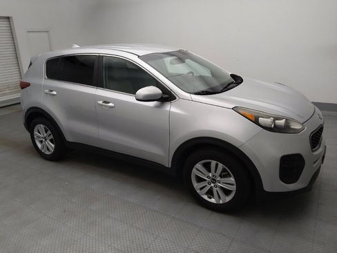 Used 2017 Kia Sportage LX FWD image 3