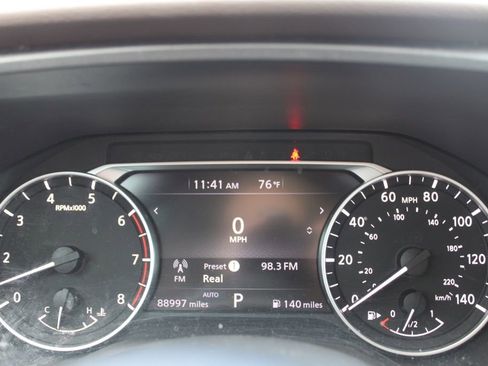 Used 2023 Nissan Rogue S image 30