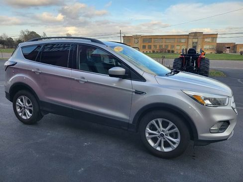 Used 2018 Ford Escape SE image 5