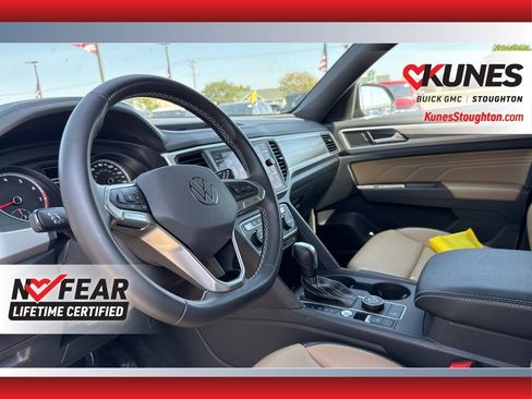 Used 2021 Volkswagen Atlas Cross Sport SE w/ Panoramic Sunroof Package image 23