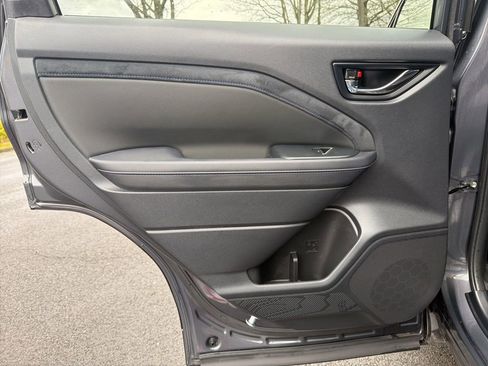 Certified 2025 Subaru Forester Limited image 18