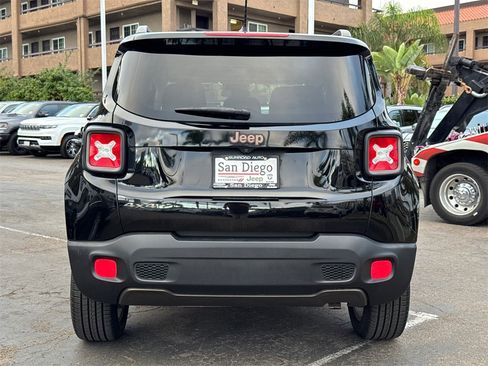 Used 2016 Jeep Renegade 75th Anniversary image 12