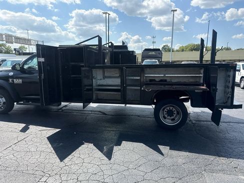 Used 2018 RAM 5500 Tradesman w/ Power & Remote Entry Group RWD image 16
