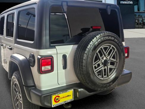 Used 2024 Jeep Wrangler Unlimited Sport AWD/4WD image 4