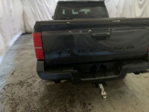 Used 2024 Toyota Tacoma TRD Sport AWD/4WD image 7