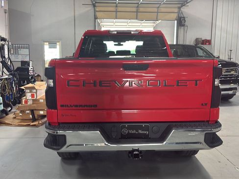 Used 2022 Chevrolet Silverado 1500 LT AWD/4WD image 12