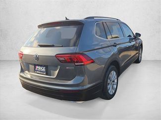 Used 2019 Volkswagen Tiguan SE w/ Panoramic Sunroof Package AWD/4WD video 4
