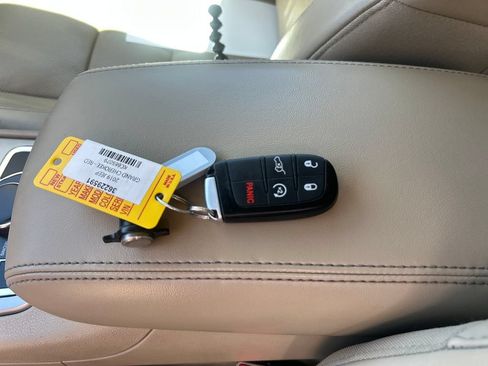 Used 2019 Jeep Grand Cherokee Limited w/ Luxury Group II AWD/4WD image 26