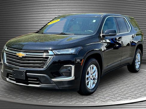 Used 2023 Chevrolet Traverse LS AWD/4WD image 3