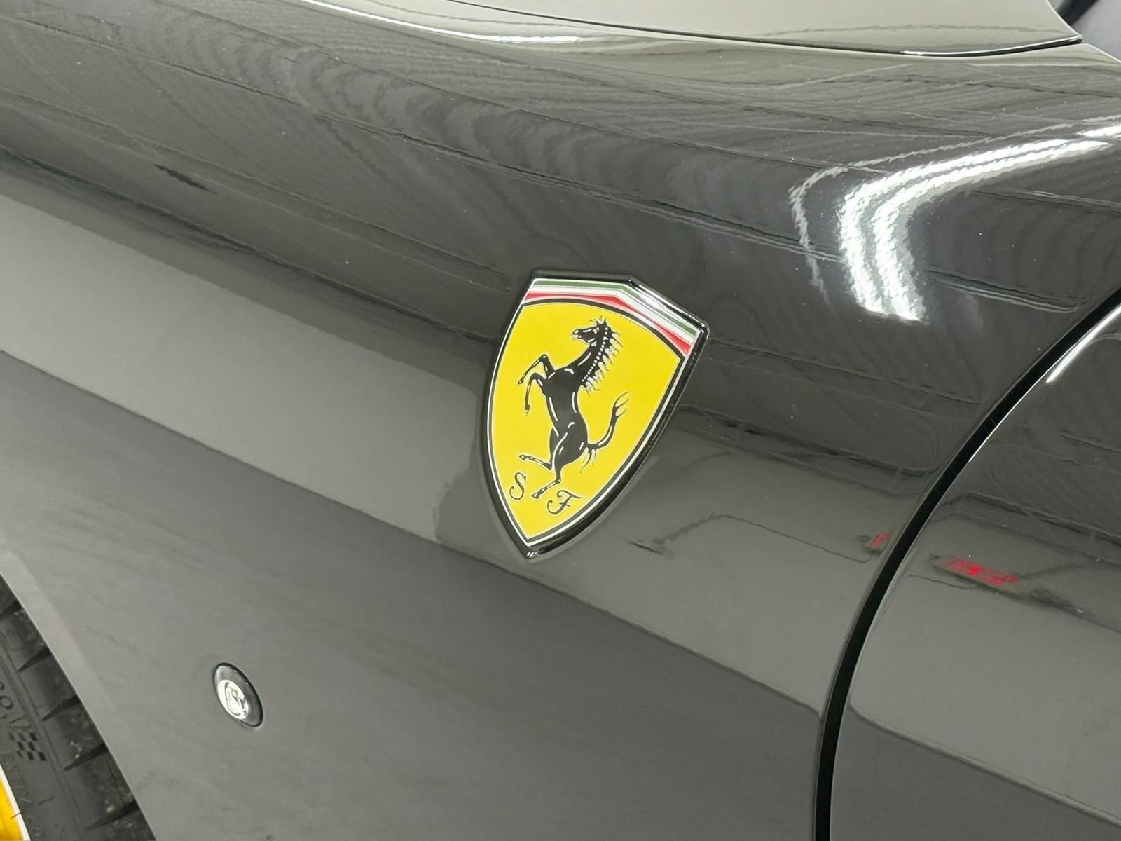 Used 2025 Ferrari Roma Spider RWD image 30