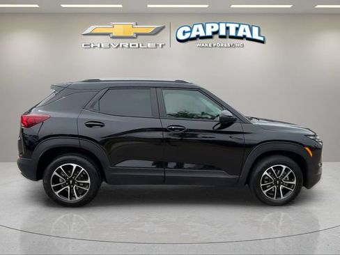 Used 2025 Chevrolet TrailBlazer LT AWD/4WD image 6