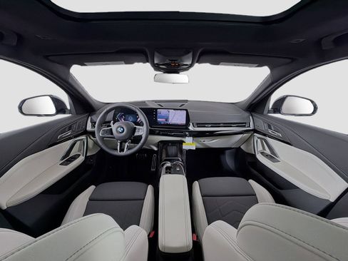 New 2026 BMW X2 xDrive28i w/ Technology Package AWD/4WD image 9