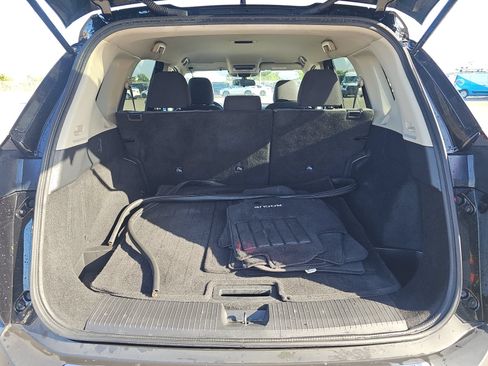 Used 2021 Nissan Rogue SV FWD image 10