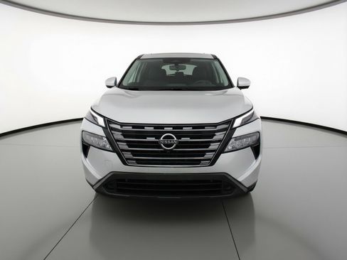 Used 2025 Nissan Rogue SV FWD image 2