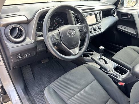 Used 2017 Toyota RAV4 LE FWD image 17